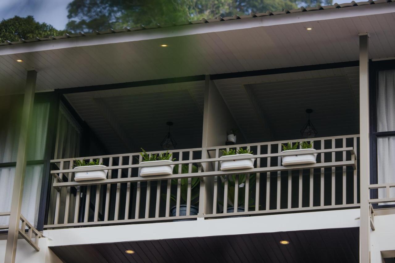 Misty Courtyard Resort Chinnakanal ภายนอก รูปภาพ
