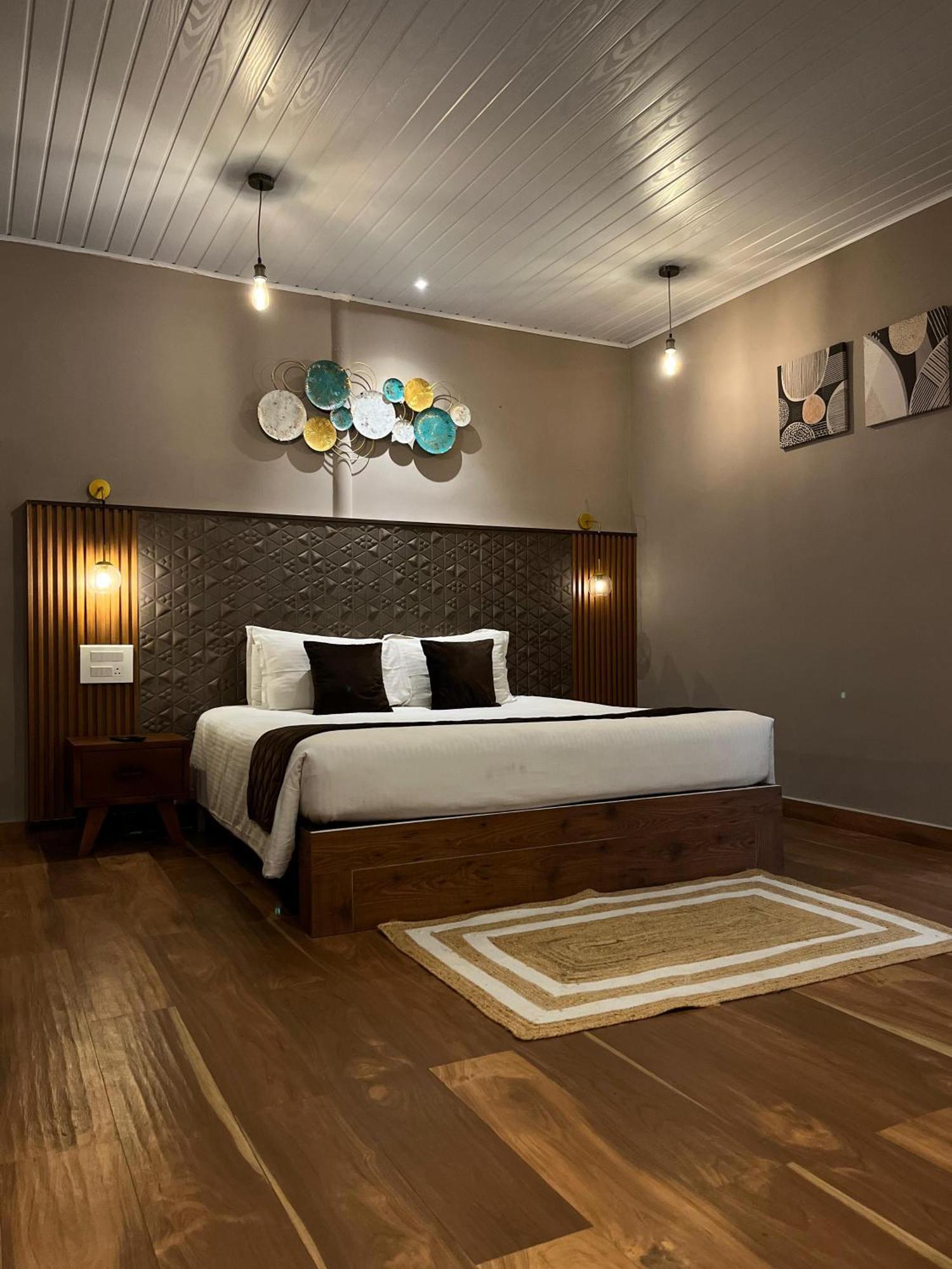 Misty Courtyard Resort Chinnakanal ภายนอก รูปภาพ