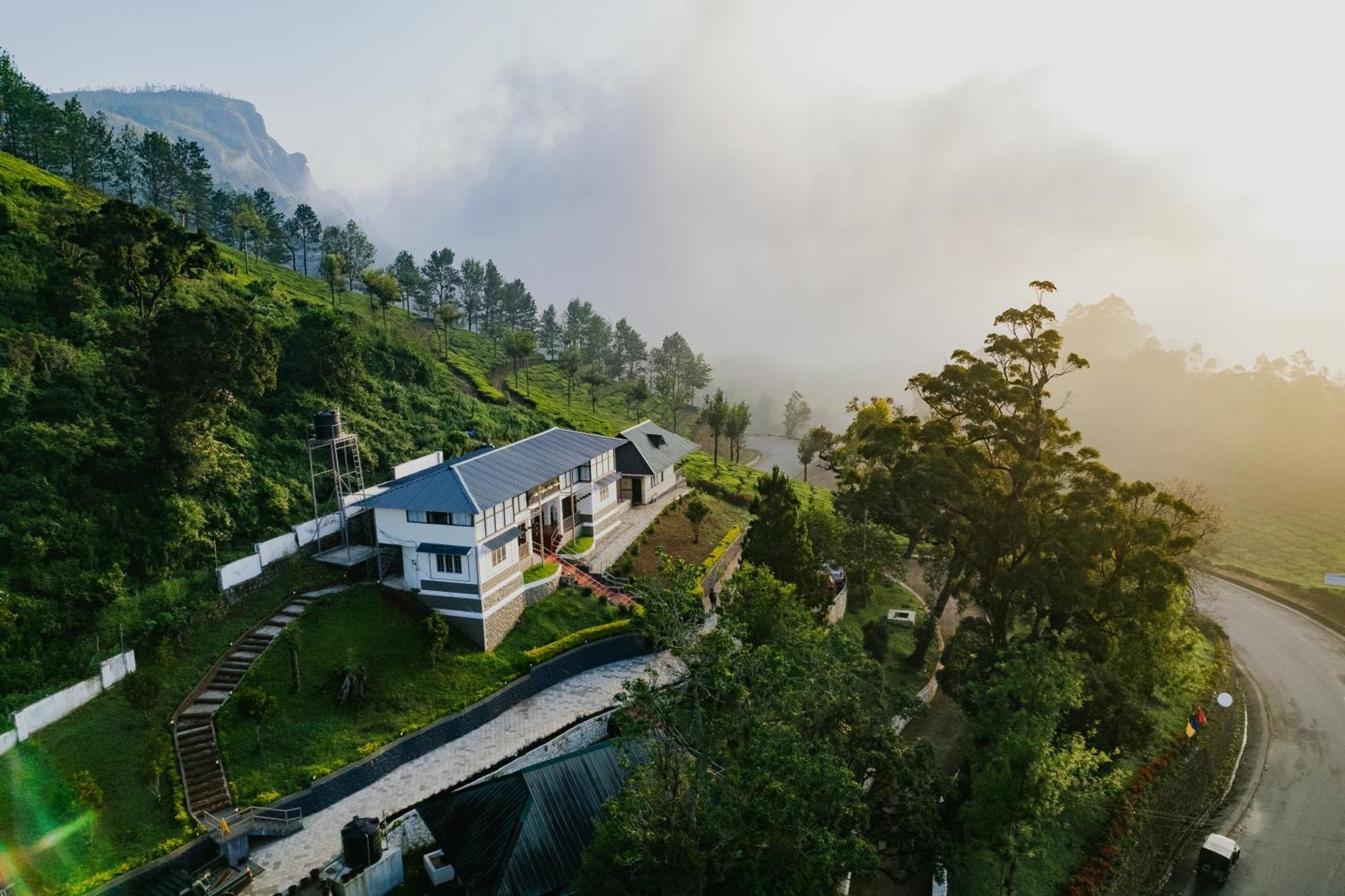 Misty Courtyard Resort Chinnakanal ภายนอก รูปภาพ