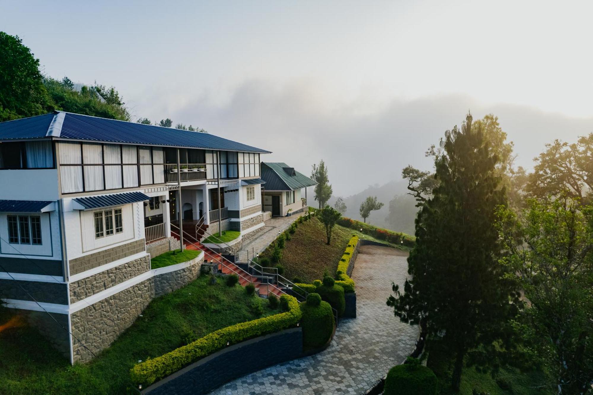 Misty Courtyard Resort Chinnakanal ภายนอก รูปภาพ